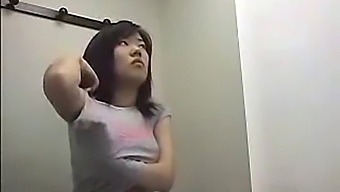 Asian Gym Girl Caught On Spy Cam In Dressing Room